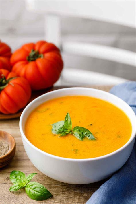 Instant pot tomato basil soup. 5-Ingredient Creamy Tomato and Basil Soup (Keto-Friendly ...
