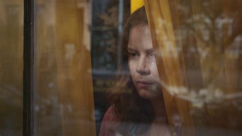 Brian tyree henry as detective little, amy adams as anna fox, gary oldman as alistair russell, and jeanine what doesn't help is that the woman in the window is all over the place tonally. The Woman in the Window Trailer Starring Amy Adams and ...