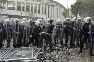 Turkish Police Fire Tear Gas Water Cannon At Crowds Around Istanbul S