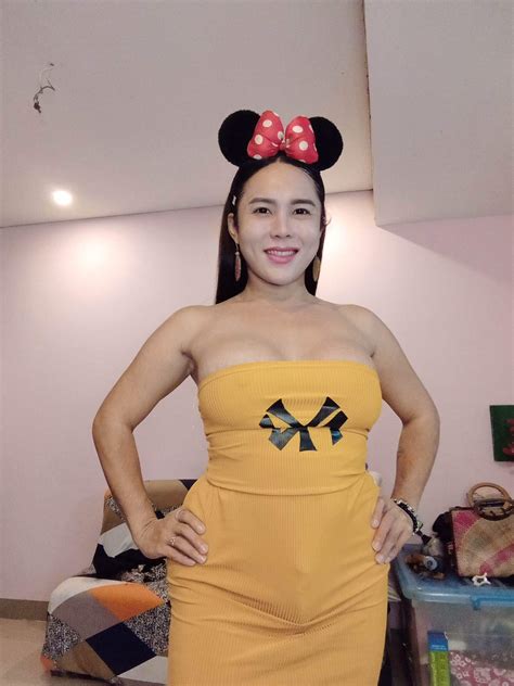 feminine pre op trans from manila filipines onlive and available ‼️ ️💋🔞 check me out r