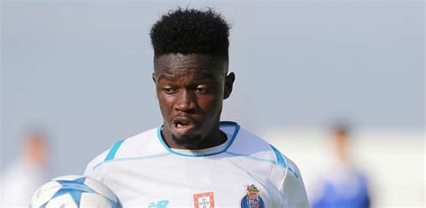 Kevin csoboth (born 20 june 2000) is a hungarian professional footballer who plays as a forward for portuguese side benfica b in liga portugal 2. FC Porto inscreve Moreto Cassamá e Benfica conta com Kevin ...