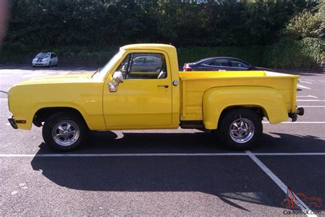 1972 Dodge D100 Stepside Pickup V8