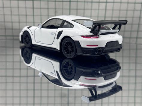136 Scale Model Porsche Gt3 Rs Kinsmart Hobbies And Toys Toys