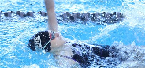 Womens Swimming And Diving Raiders Fall To The Blue Streaks