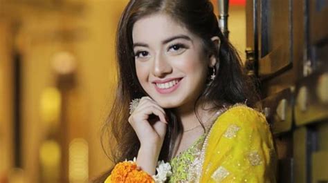 Ever Gorgeous Arisha Razi Khan Glows As Mayun Bride Lens