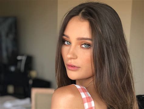 Sophi Knight Biography Age Height Boyfriend Husband And Instagram
