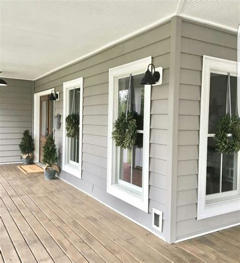 Modern farmhouse design and home decor will continue to trend but it will continue to lean more black windows mixed with white exterior home colors continue to trend in a big way in new we'll see! interior:Modern Trends Farmhouse Exterior Paint Colors ...