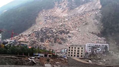 5 Massive Landslides Caught On Camera
