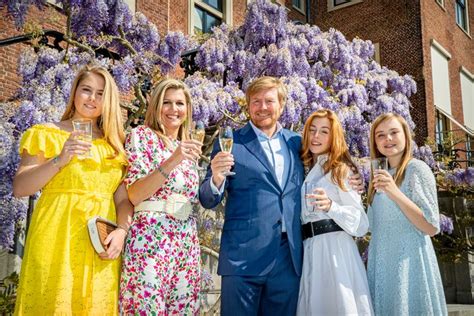 Streamers is a play by david rabe. Tóch een dansende Willem-Alexander en Máxima op Koningsdag ...