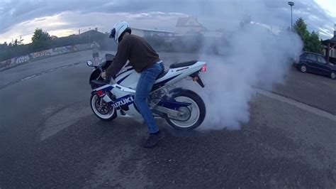 Gsxr 600burnout Without Exhaust Youtube