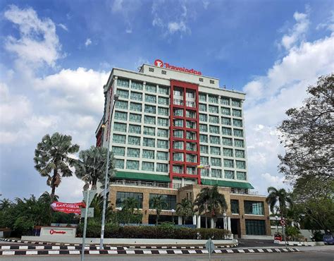 11 usahawan di malaysia tersenarai dalam 'forbes 30 under 30 asia' pada tahun ini. Senarai Hotel Di Malaysia Yang Bakal Ditutup Akibat Kesan ...
