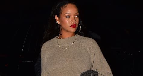 Rihanna Meets Up With Her Mom Monica For Dinner In Santa Monica Rihanna Just Jared