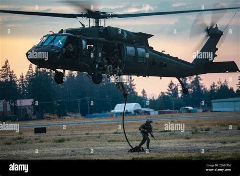 Soldiers From 1st Special Forces Group Airborne Conduct Fast Rope Insertionextraction Fries
