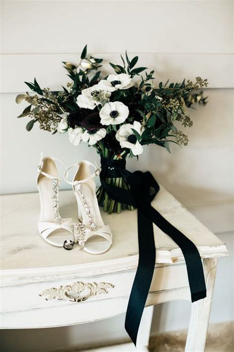 Check spelling or type a new query. Black and White Bouquet | Organic Bouquet | Botanical ...