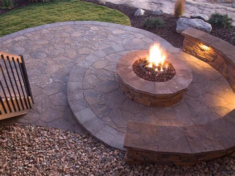 35 Amazing Outdoor Fireplaces And Fire Pits Archt And Dco Outdoors