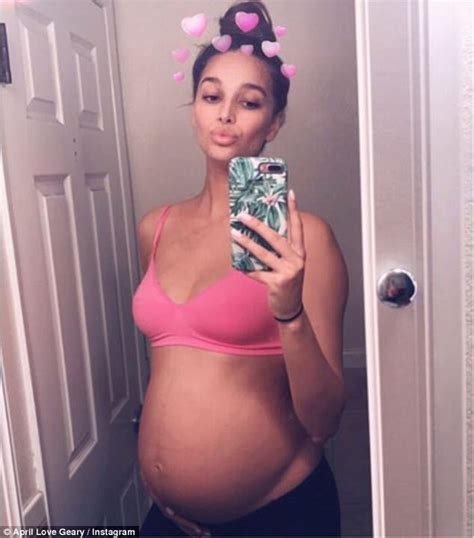 Pregnant April Love Geary Takes A Mirror Selfie In Her Bra Daily Mail