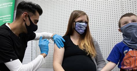 Le vaccin johnson&johnson est en cours d'analyse par l'agence européenne des médicaments. Johnson & Johnson has planned trials of its vaccine that will include infants. : Coronavirus