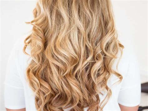 How To Curl Your Hair Without A Curling Iron 11 Successful Methods