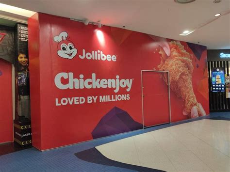 Popular Filipino Fast Food Restaurant Jollibee Opens Its First Branch