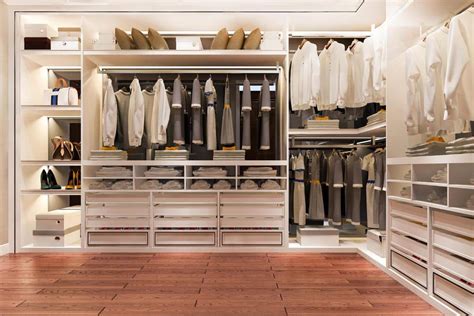 Best 14 Walk In Closet Ideas To Maximize Storage And Style