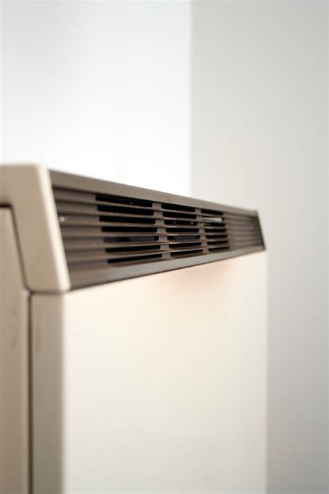 Fan forced heaters heat an enclosed room faster than an oil heater. An introduction to storage heaters - TheGreenAge