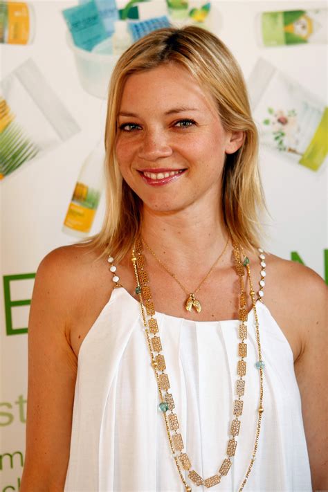 amy smart high quality image size 2336x3504 of amy smart free download nude photo gallery