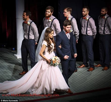 Jessa Duggar And Ben Seewald Reveal Never Before Seen Wedding Photos Daily Mail Online