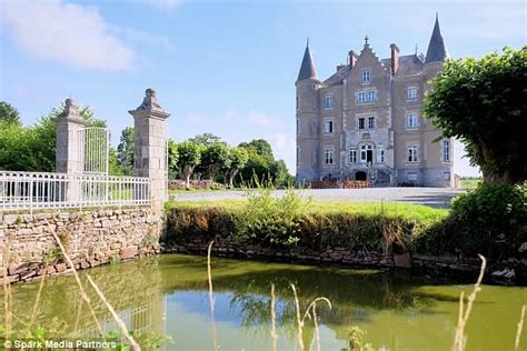 Escape To The Chateau Couple Launch New Renovations Series Daily Mail