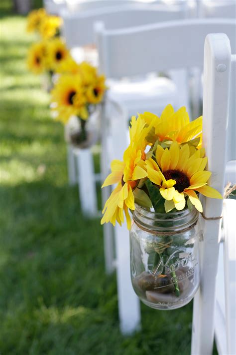 Cute jars of love pattern. Sunflower, Mason Jar Aisle Decor