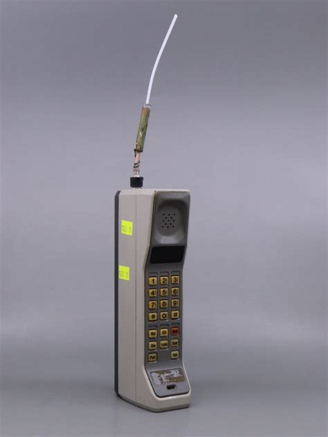 Lot Rare And Collectible Motorola Dynatac 8000x 1984 First
