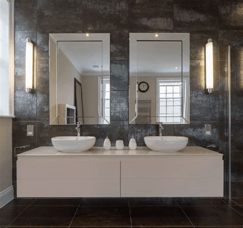 Customizing the mirror is easier and more affordable than ever with modern and elegant bathroom mirror. 45 Stunning Bathroom Mirrors For Stylish Homes