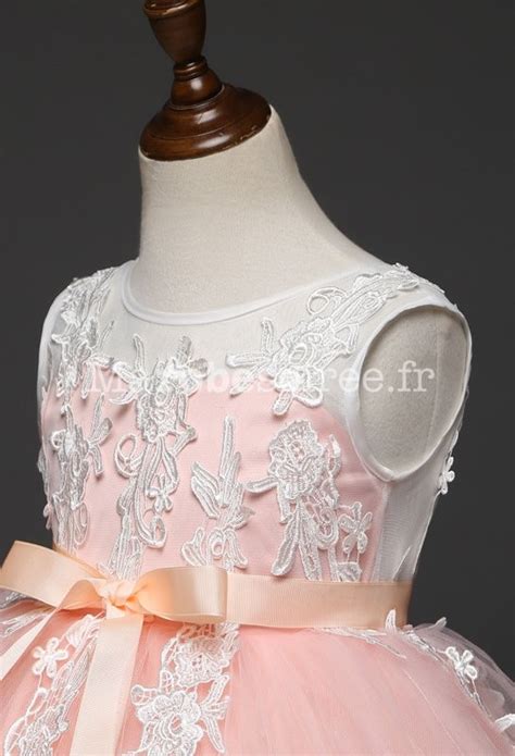 S'utilise en habillement comme en décoration. Robe mariage fille dentelle guipure