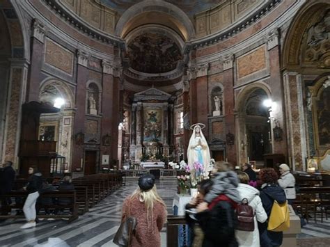San giacomo in augusta is a parish, titular and former hospital church built at the dawn of the 17th century, at via del corso 499 near piazza del popolo in the rione camp marzio. Chiesa di San Giacomo in Augusta (Roma) - TripAdvisor