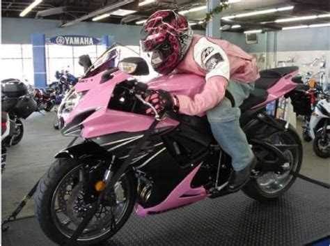 Suzuki motorcycle motorcycle style motorcycle paint custom hayabusa custom sport bikes v max cool custom r1, custom hayabusa, motorcycle paint, custom sportbikes, hayabusa pictures. Custom Pink Suzuki GSXR 600 Omg! I wanna go for a ride so ...