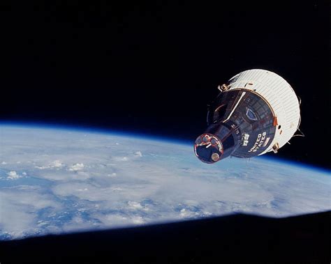 Gemini 7 From Gemini 6 Spacecraft Space Nasa Space And Astronomy