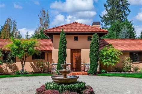 City apartment or family villa? 13772 NE 5th Place, Bellevue, WA 98005 | MLS 1446469 ...