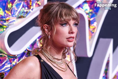 taylor swift flaunts her sexy legs and cleavage at the mtv video music awards 155 photos
