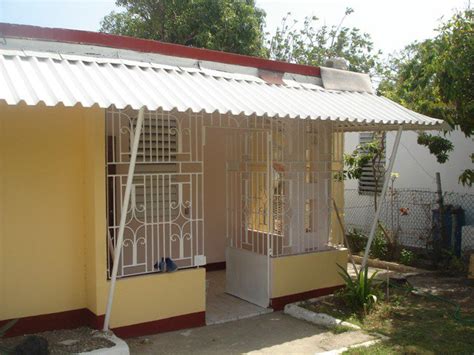 A one bedroom first floor riverside apartment with allocated parking in central kingston walking distance from kingston station, shops, restaurants and market. House For Rent in Harbour View, Kingston / St. Andrew ...