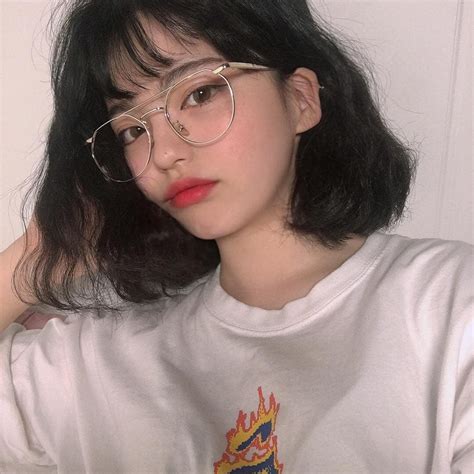 -black hair -1c hair -bob cut -see-through bangs (slightly ...