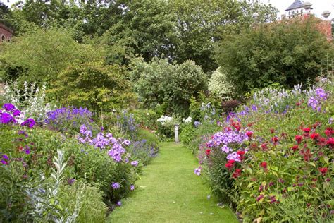Jardins Naturais (Cottage) - Queridas Plantas
