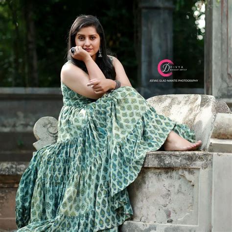 Malayalam Beautiful Actress Sarayu Mohan Exclusive Hot And Sexy