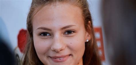 She competed in the women's 200 metre freestyle event at the 2016 summer olympics.1. Plavkyně Seemanová: Měla být na dovolené, teď jede do Ria ...