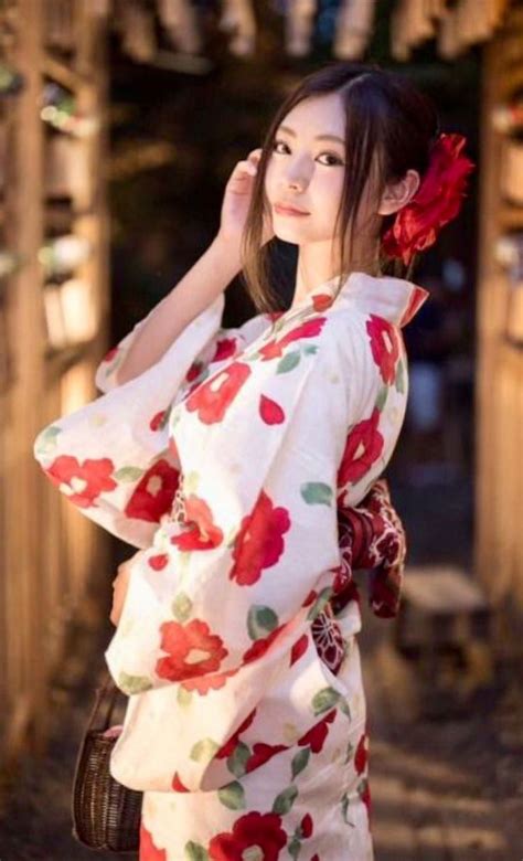 Pin by けんぼー on 浴衣美女 Japanese traditional dress Beautiful japanese women Yukata women