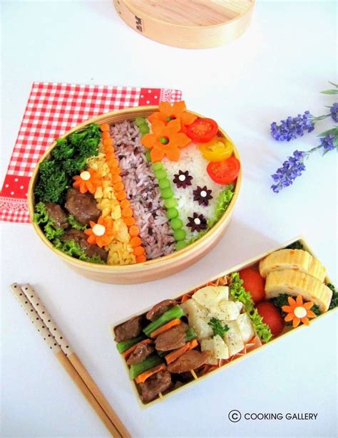 Traditional Bento Box In 2020 Bento And Co Japanese Food Bento
