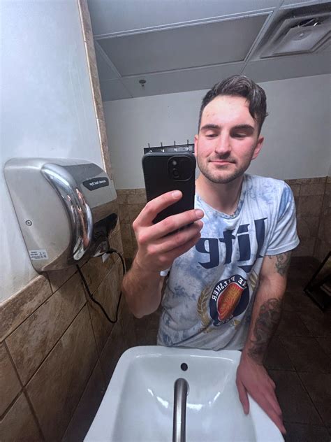 gym bathroom selfies r selfie