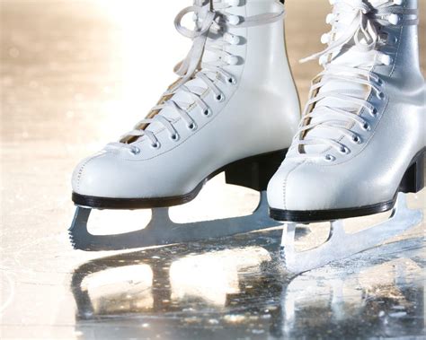 Ice Skating Wallpapers Top Free Ice Skating Backgrounds Wallpaperaccess