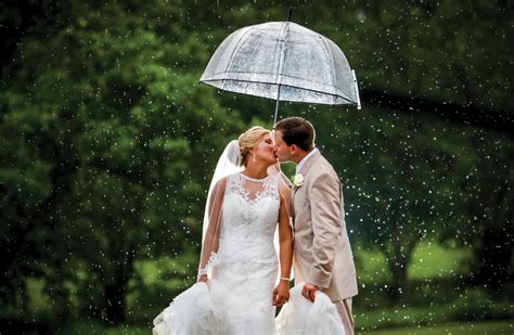 Rainy Wedding Photography Rain On Wedding Day Rainy Wedding Pre