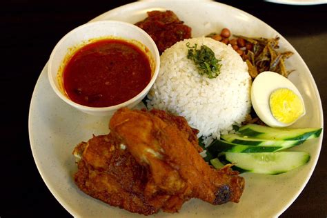 Fancy some lobster with your plate of nasi lemak? This Restaurant In PJ Has Just Added Lobster Nasi Lemak To ...