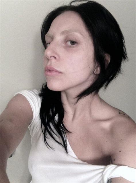 Lady Gaga sem maquiagem e sem roupa VEJA SÃO PAULO