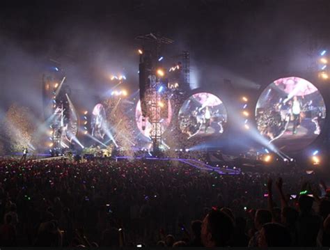 Coldplay 2016 A Head Full Of Dreams Stage Design Stage Design